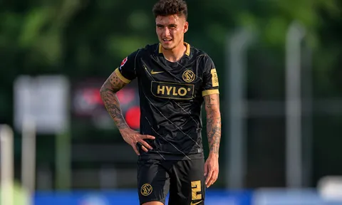 Cầu thủ Thái Lan đi vào lịch sử Bundesliga sau 47 năm