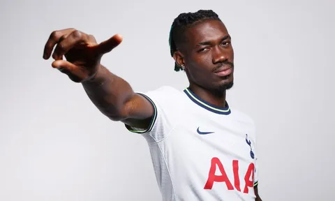 Chelsea bất ngờ nhắm Yves Bissouma sau khi vỡ kế hoạch Lamine Camara