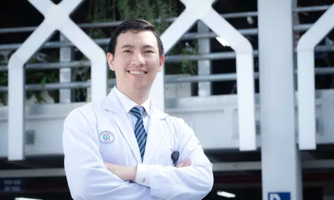 Bác sĩ bệnh viện Chợ Rẫy kể khoảnh khắc đặc biệt, đỡ đẻ cho thai phụ 30 tuần trên chuyến bay từ châu Âu về Việt Nam