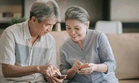 Sau tuổi 50, gia đình có 3 dấu hiệu này: Tuổi già thường dễ an yên, phúc lành tự nhiên tìm đến