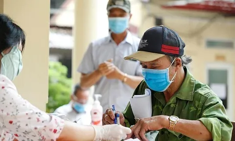 Không đủ điều kiện hưởng lương hưu, người lao động làm thủ tục nhận trợ cấp hằng tháng thế nào?
