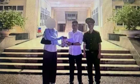Nhặt được số tiền 1 tỷ đồng ở quán cà phê, người đàn ông có quyết định bất ngờ