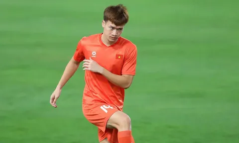 HLV Kim Sang-sik nhận tin vui về Hoàng Đức trước FIFA ASEAN Cup