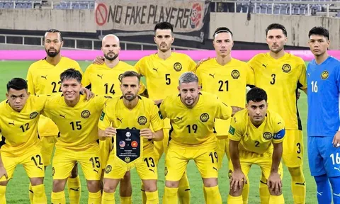 CĐV Malaysia đồng loạt phản đối FAM sau bê bối 7 cầu thủ nhập tịch