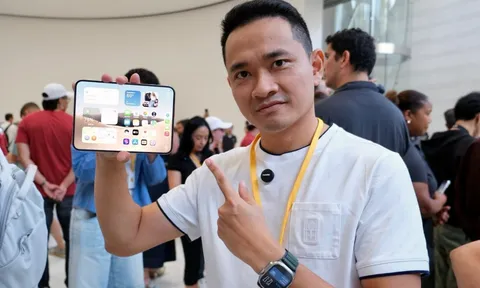KOL Việt nói gì sau khi trực tiếp cầm iPhone Duo và iPhone 18 Pro?