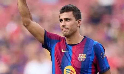 Rodri lên tiếng xin lỗi Valencia sau phát ngôn gây tranh cãi
