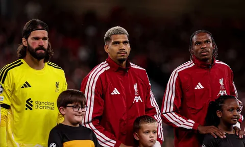 Ronald Araujo mở ra hy vọng cho Liverpool sau màn trình diễn ấn tượng