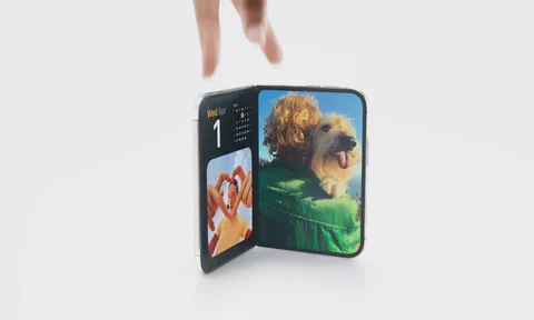 Tất tần tật về iPhone Duo: Smartphone gập mỏng nhất lịch sử Apple vừa ra mắt, giá lên tới 104 triệu đồng