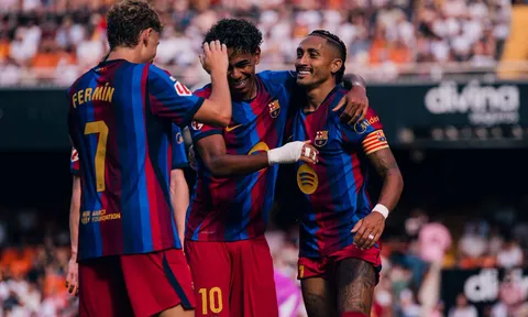 Raphinha trở lại với phiên bản xuất sắc nhất tại Barcelona