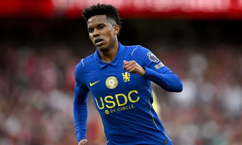 Estevão chật vật tìm chỗ đứng ở Chelsea vì sự xuất sắc của Cole Palmer và Morgan Rogers