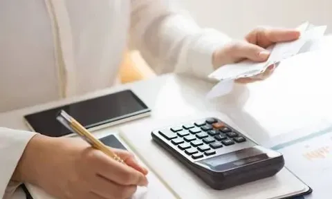 Công ty cổ phần Đệ Tam bị phạt vì vi phạm công bố thông tin