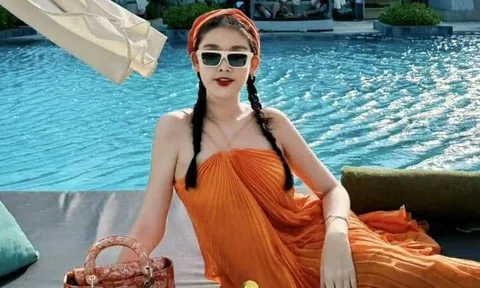 Nữ Phó trưởng khoa quê Đồng Tháp có gu thời trang sang chảnh, đi dạy thanh lịch, xuống phố "dát" hàng hiệu