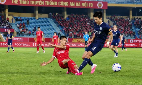 Đoàn Văn Hậu bị treo giò bốn trận sau pha vào bóng với Doãn Ngọc Tân