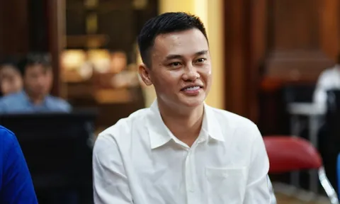 Những hình ảnh đầu tiên của "trùm siêu xe” Phan Công Khanh tại phiên tòa sáng nay