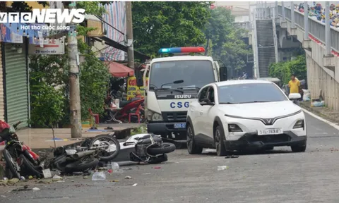 Bạn gái không chịu lên xe, nam thanh niên lái ô tô tông loạt xe máy trên đường ở TP.HCM, công an vào cuộc