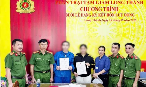Lễ đăng ký kết hôn đặc biệt giữa nơi tạm giam, mở thêm niềm tin cho người lầm lỗi