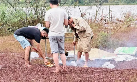 Danh tính người phụ nữ nghi bị nước lũ cuốn cùng ô tô sau hơn 40 giờ, vừa được tìm thấy