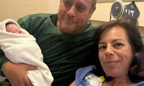 Phôi thai 22 năm "tỉnh giấc", xoa dịu trái tim vỡ vụn vì mất con của người mẹ tuổi 54