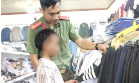 Bé trai 13 tuổi một mình vượt gần 100km đường núi tìm mẹ được Công an hỗ trợ