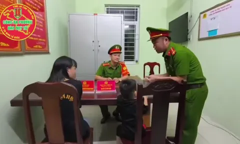 Công an đi gần 50km đưa hai mẹ con đi lạc về nhà trong đêm