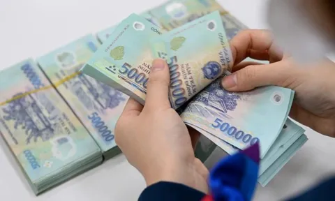 Chi trả lương hưu tháng 10/2026: Khi nào người hưởng nhận tiền qua tài khoản?