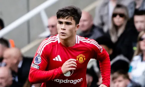 Manchester United đưa ra quyết định bất ngờ về tương lai của tài năng trẻ Harry Amass
