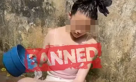 Bất chấp chỉ trích, hot girl "gái bản" vẫn ngang nhiên "tắm online"