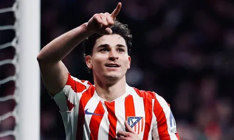 Julian Alvarez quay xe với Barcelona, Arsenal bất ngờ hưởng lợi