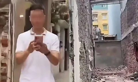 Vụ bị tố "quỵt" tiền phá dỡ ở Hà Nội: Chủ nhà đã chuyển 20 triệu, Công an vào cuộc xác minh clip