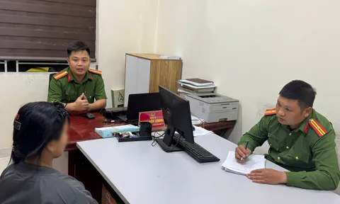 Chiếc xe dừng đỗ ở ngã ba trong đêm, hé lộ chuyện bất ngờ về bé gái sinh năm 2011