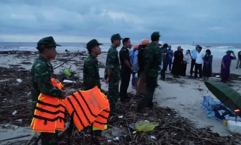 Quảng Trị khen thưởng nam thanh niên dũng cảm cứu 4 học sinh bị sóng cuốn