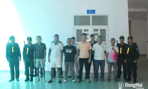 Bắt khẩn cấp 11 đối tượng trong nhóm “giang hồ mạng” Cọp Đen