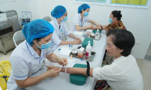 Năm 2026, mức phụ cấp ưu đãi 70% áp dụng đối với người làm nghề y tế nào theo Nghị định 350?