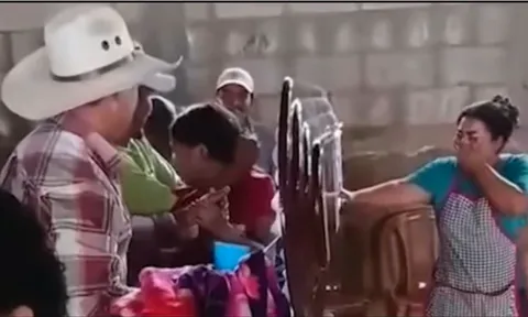 Bé gái 15 tuổi tỉnh dậy trong quan tài sau 8 giờ, trong đám tang của chính mình, tiết lộ điều nhìn thấy về bóng tối