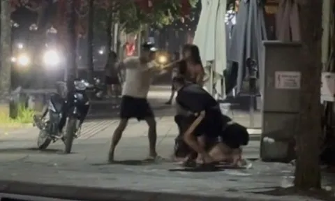 Nhóm nam nữ đánh nhau vì cầm nhầm micro của quán karaoke: Bắt 6 đối tượng