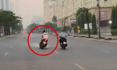 Hai cô gái đi xe Honda SH lạng lách trên đường Mễ Trì bị phạt hơn 23 triệu đồng