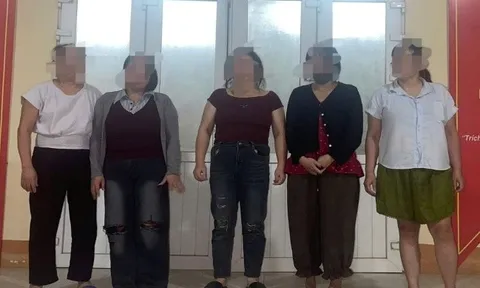 Đột kích nhà nghỉ và quán cà phê, phát hiện 3 cặp nam nữ đang "làm chuyện mờ ám", hé lộ cách chia tiền của 2 "tú bà"