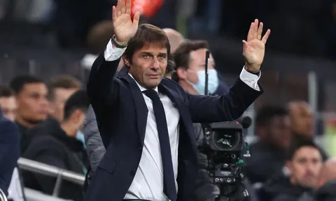 Antonio Conte muốn dẫn dắt Manchester United,  Michael Carrick đối mặt nguy cơ sa thải