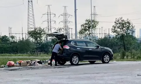 Truy tìm người đàn ông lái ô tô đổ rác bên đường có biển cấm ở Nghệ An