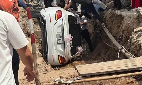 Ô tô Mercedes đi đón dâu lao xuống rãnh sâu hơn 1m, tình trạng cô dâu ra sao?