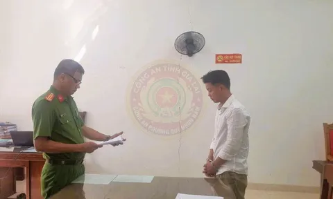 Chiếc ô tô đáng ngờ lúc 19h45 hé lộ "bí mật động trời" của Trần Ngọc Luân SN 1990