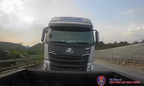 Tài xế ô tô tải bị phạt vì bấm còi thúc giục xe khác nhường đường