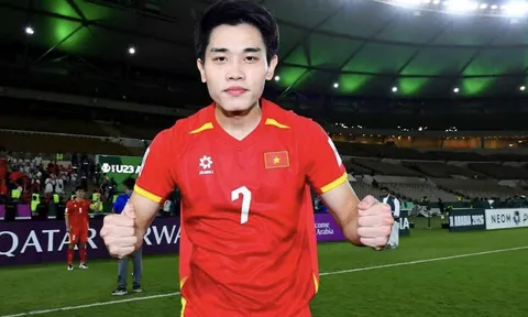 Đình Bắc lộ diện bên mỹ nhân nổi tiếng của màn ảnh Việt