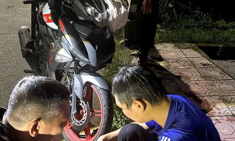 Xuyên đêm cứu nam thanh niên nhảy cầu Tứ Phú ở Huế