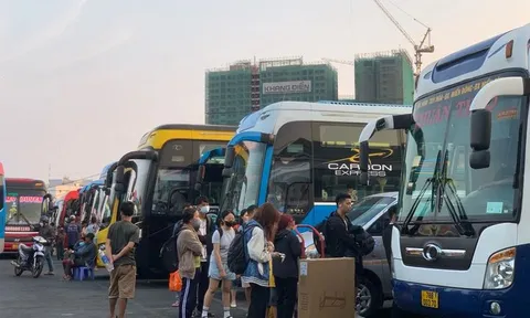 Sinh viên bị xe khách giả mạo chở đến gần biên giới Campuchia, trường phát cảnh báo khẩn
