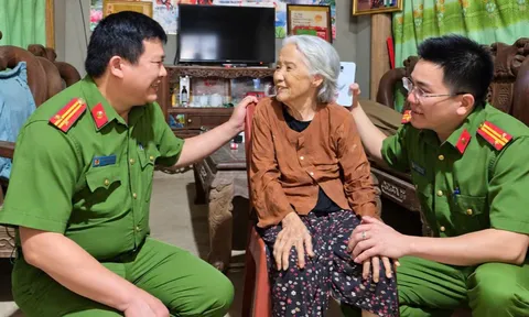 Cụ bà 94 tuổi đi lạc gần 2 ngày, được tìm thấy trên đồi chè, một chi tiết khiến ai cũng thương