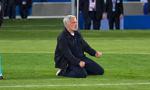 El Clásico gọi tên “Người đặc biệt” José Mourinho