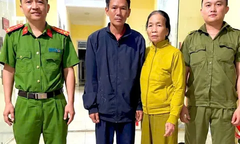 Người đàn ông đi lạc khi tìm đường thăm con, nằm bên đường lúc 21h30 được công an kịp thời giúp đỡ