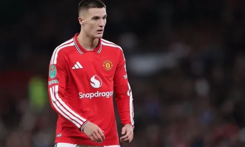 Khó khăn chồng chất, Manchester United mất tiền đạo chủ lực đến hết năm 2026