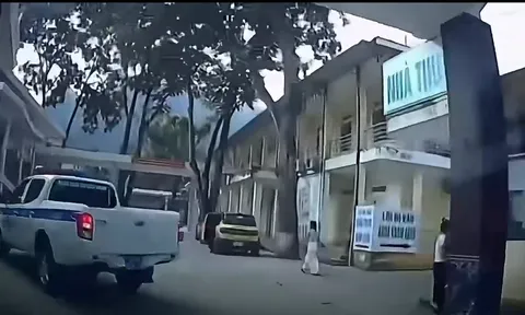 CSGT Sơn La mở đường đưa cháu bé bị co giật đi cấp cứu